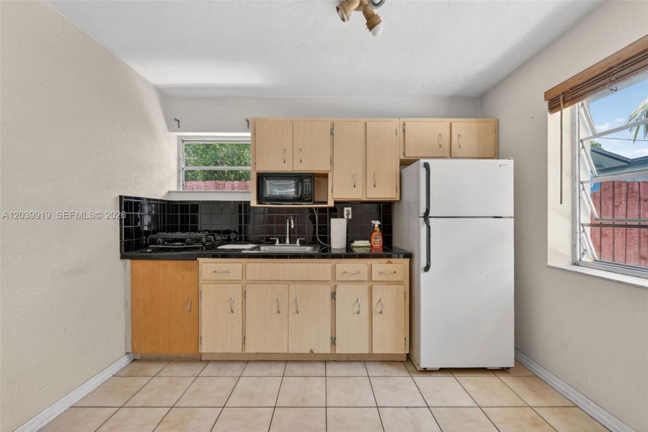 920 NW 35th Ave, Miami, FL 33125 Photo