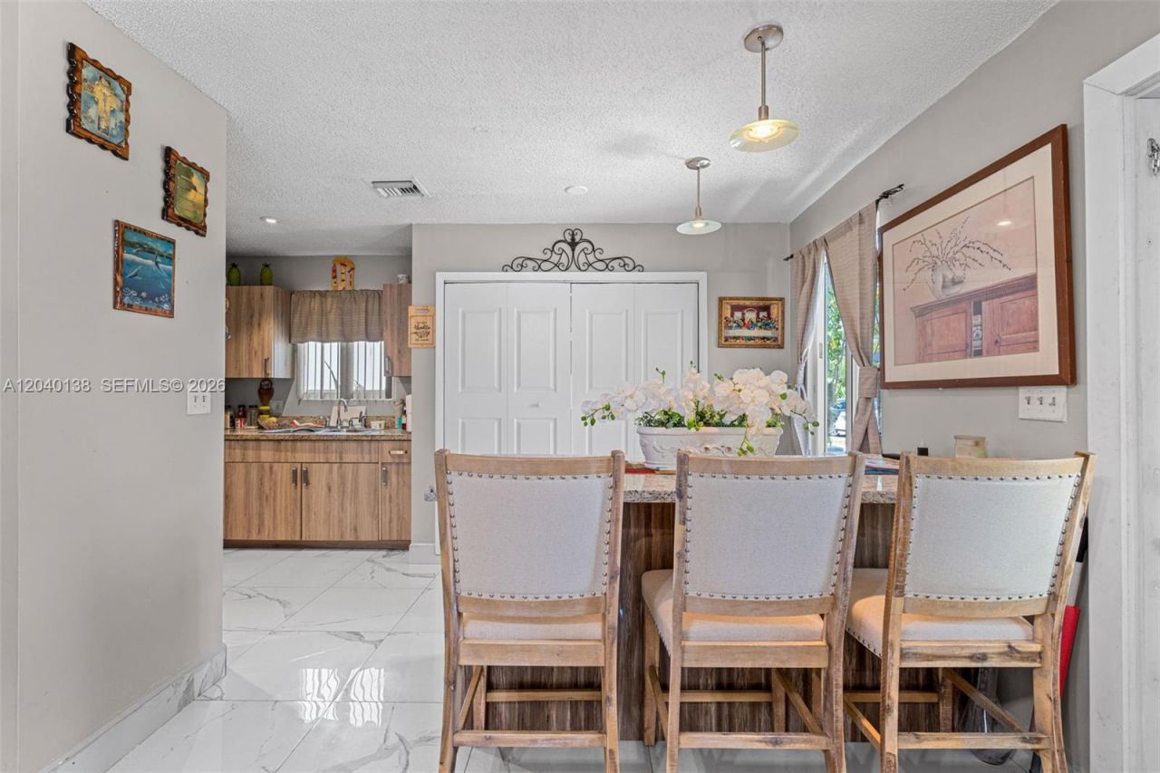 12243 SW 201st Ter, Miami, FL 33177 Photo