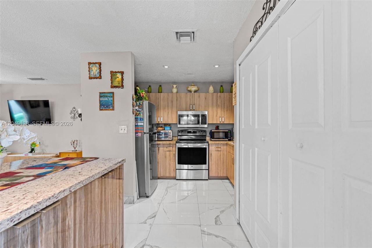 12243 SW 201st Ter, Miami, FL 33177 Photo
