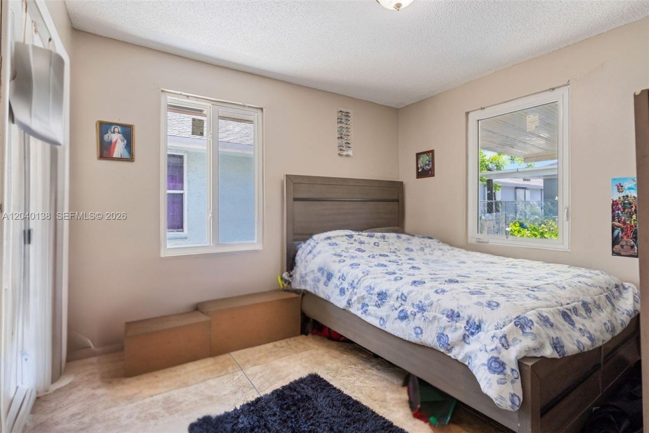 12243 SW 201st Ter, Miami, FL 33177 Photo
