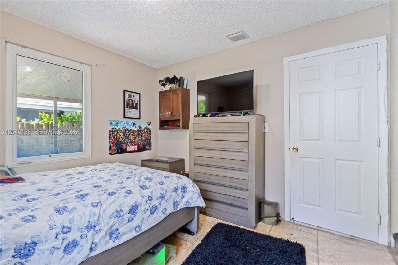 12243 SW 201st Ter, Miami, FL 33177 Photo