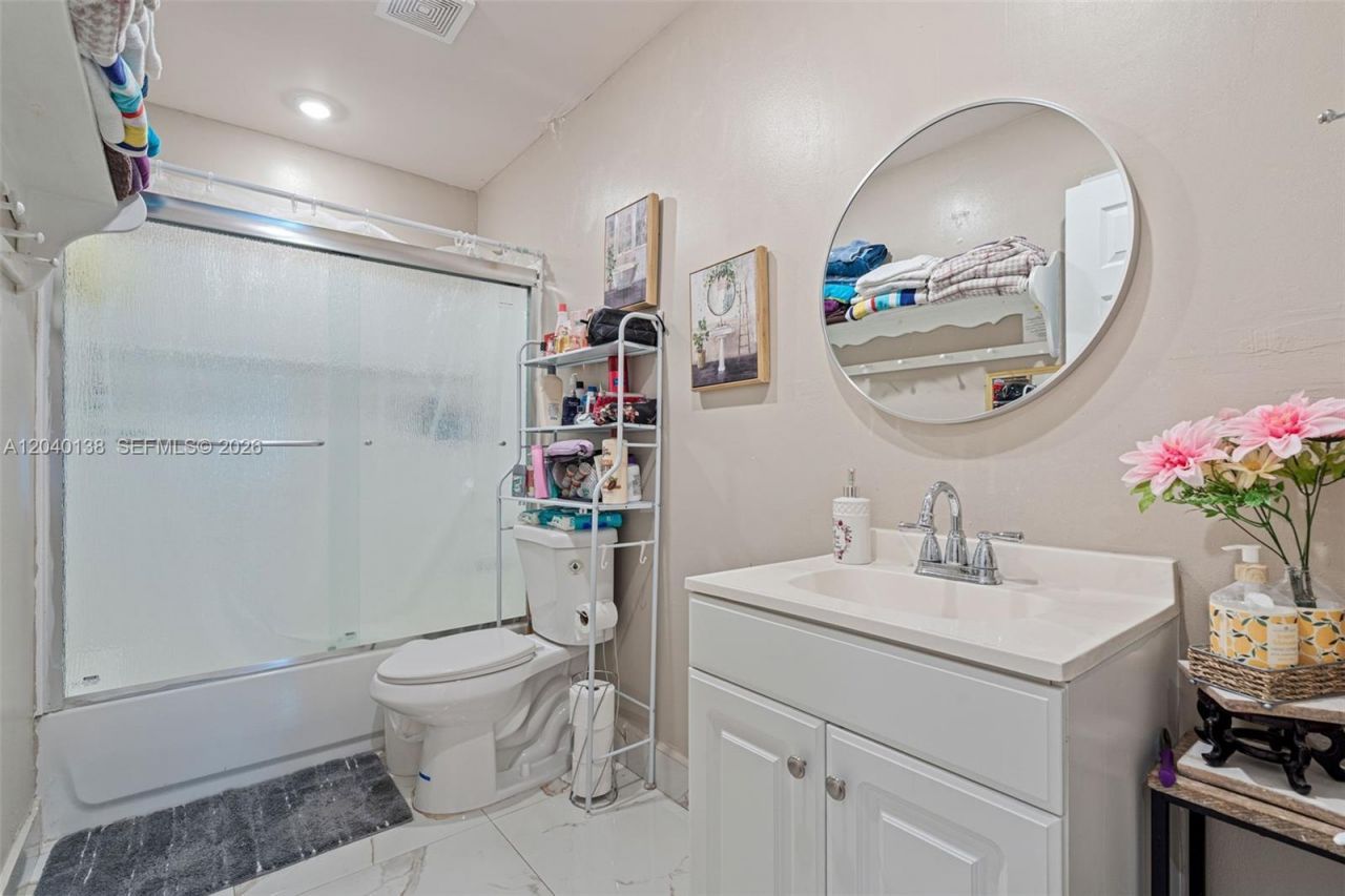 12243 SW 201st Ter, Miami, FL 33177 Photo
