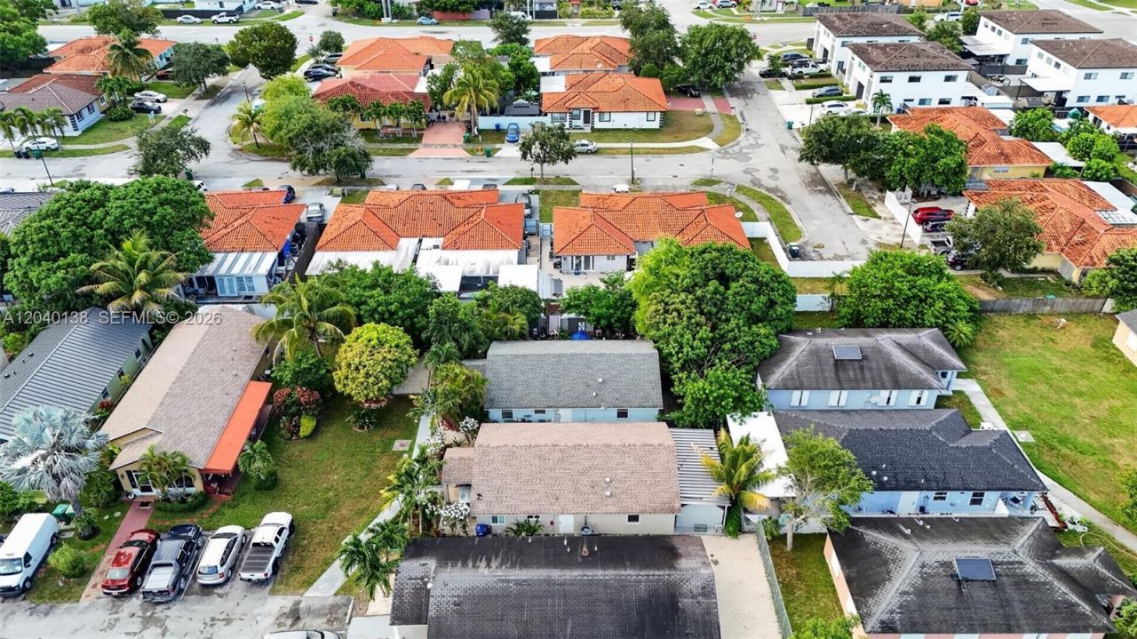 12243 SW 201st Ter, Miami, FL 33177 Photo