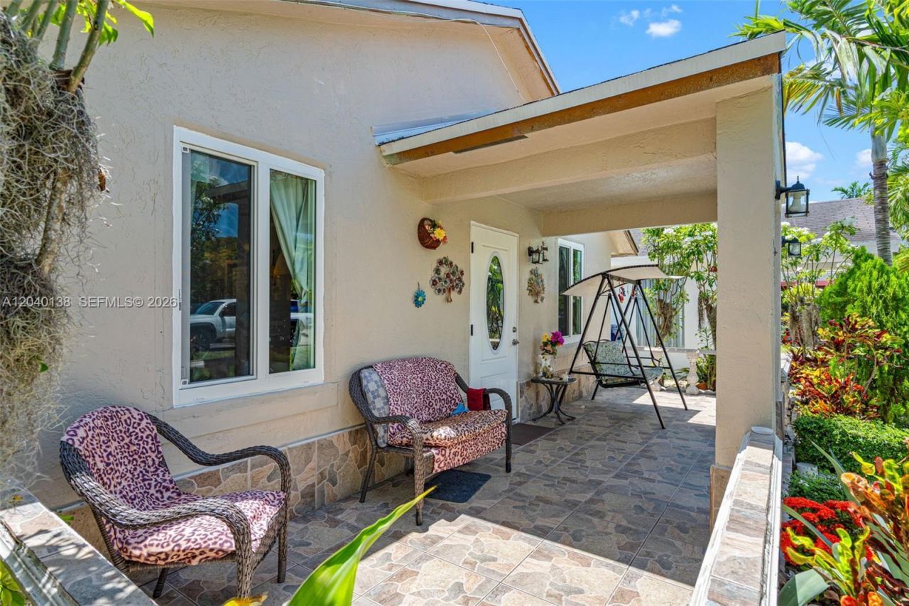 12243 SW 201st Ter, Miami, FL 33177 Photo