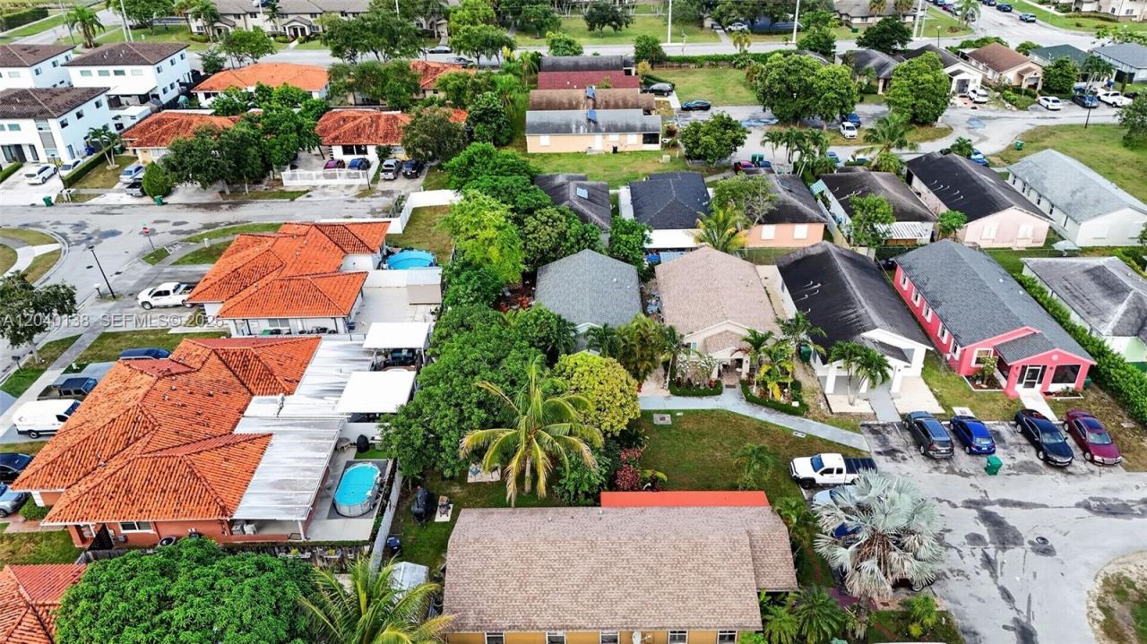 12243 SW 201st Ter, Miami, FL 33177 Photo