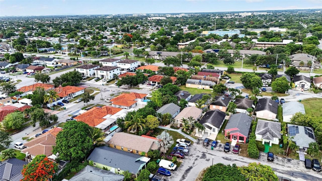12243 SW 201st Ter, Miami, FL 33177 Photo