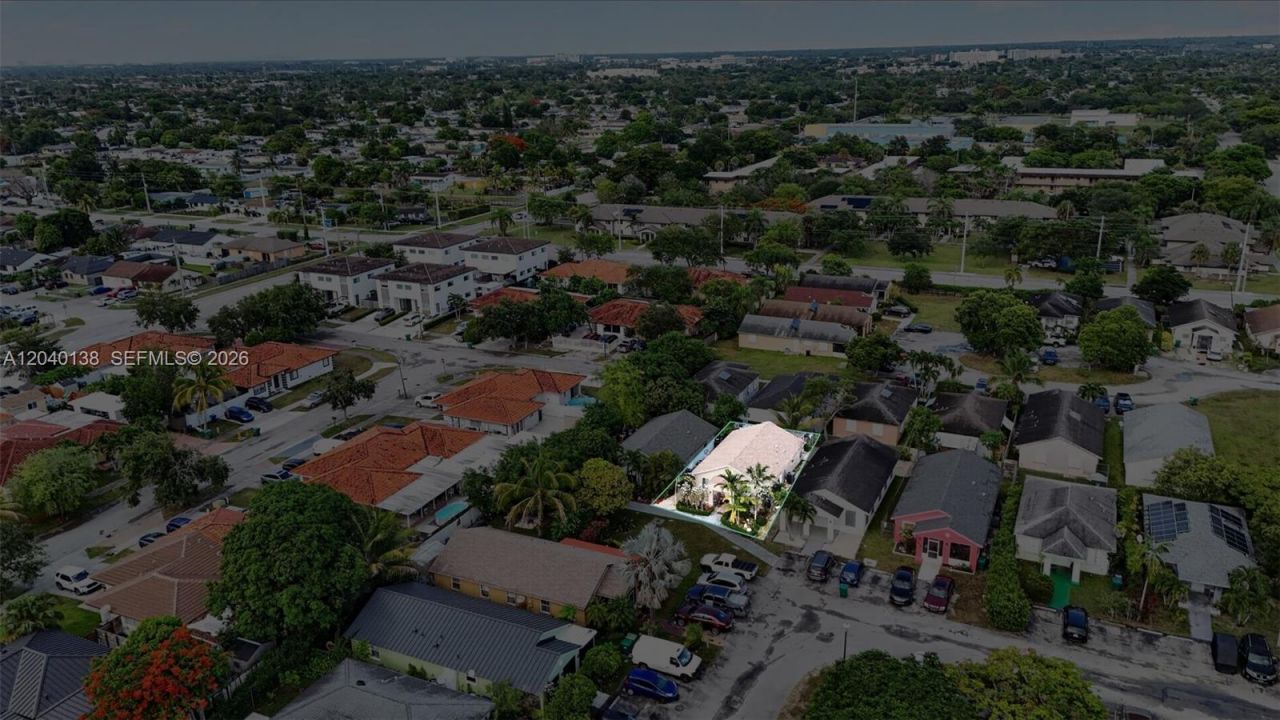 12243 SW 201st Ter, Miami, FL 33177 Photo