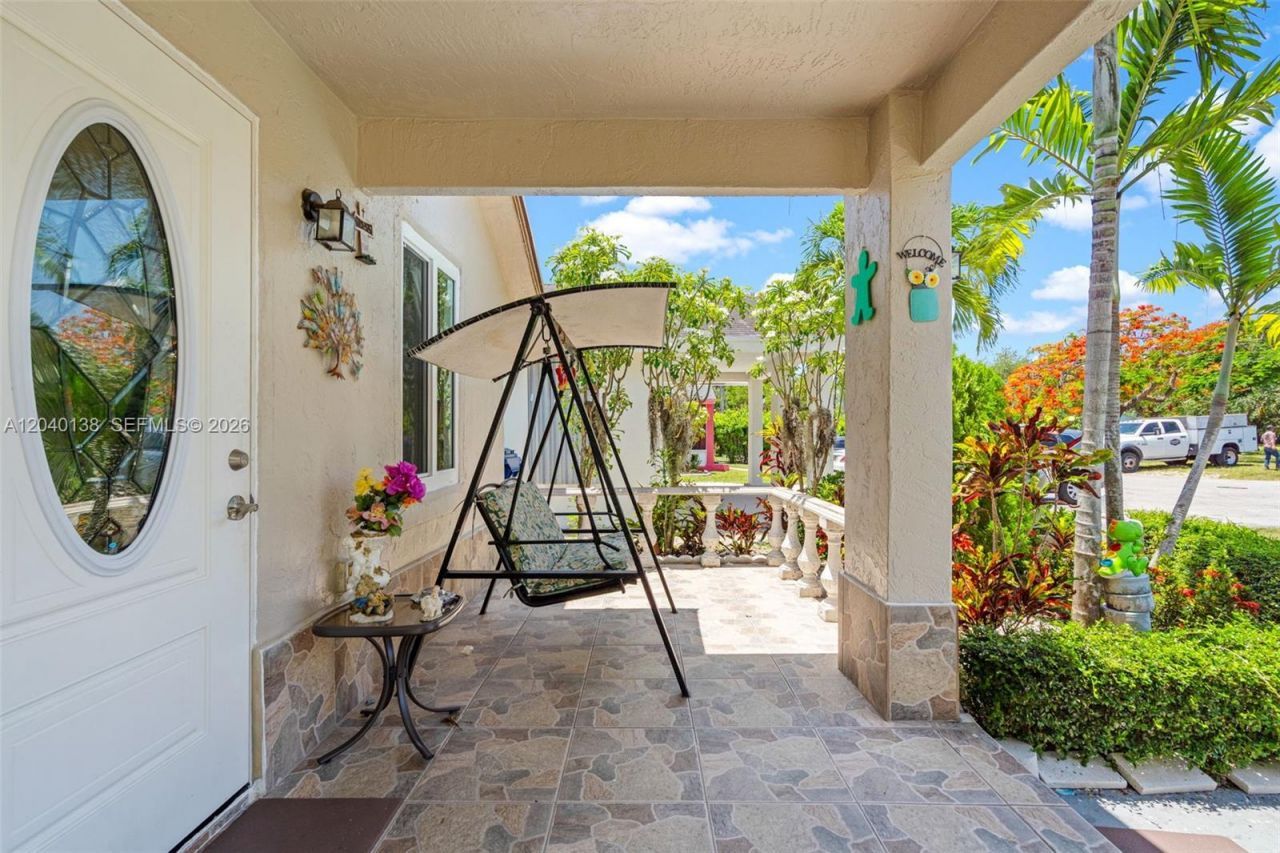 12243 SW 201st Ter, Miami, FL 33177 Photo