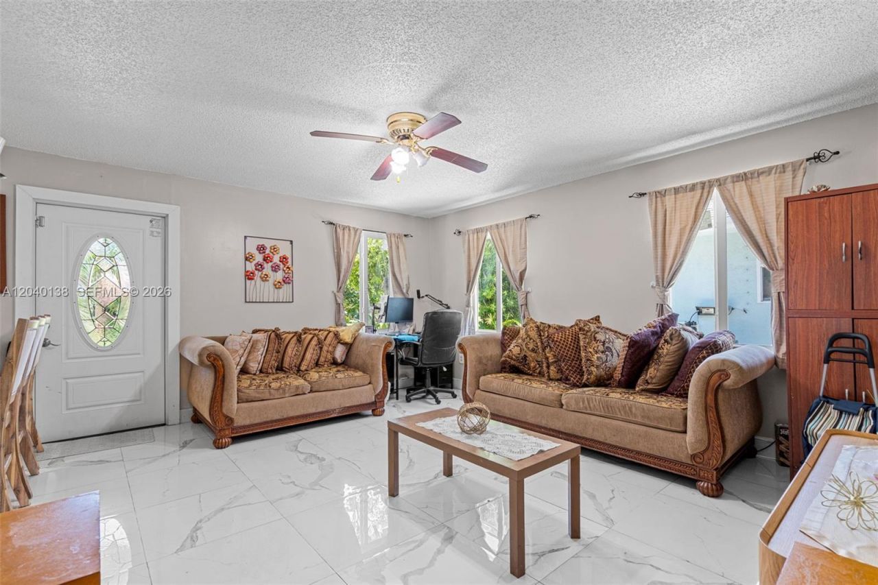 12243 SW 201st Ter, Miami, FL 33177 Photo