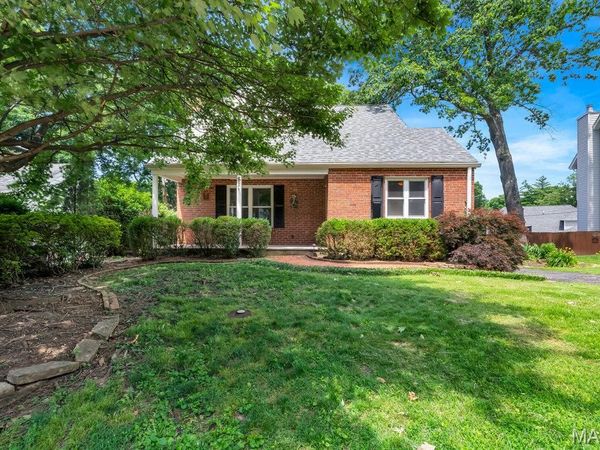 81 Heatherbrook Lane , Kirkwood, MO 63122