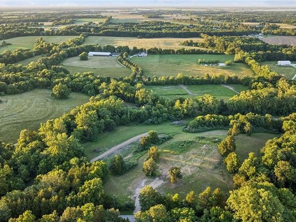 22245 Lix Road , Warrenton, MO 63383