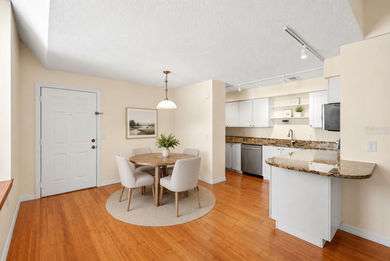 701 Mirror Lake Drive N, Unit 202, Saint Petersburg, FL 33701 Photo