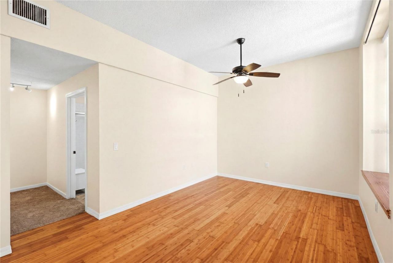 701 Mirror Lake Drive N, Unit 202, Saint Petersburg, FL 33701 Photo