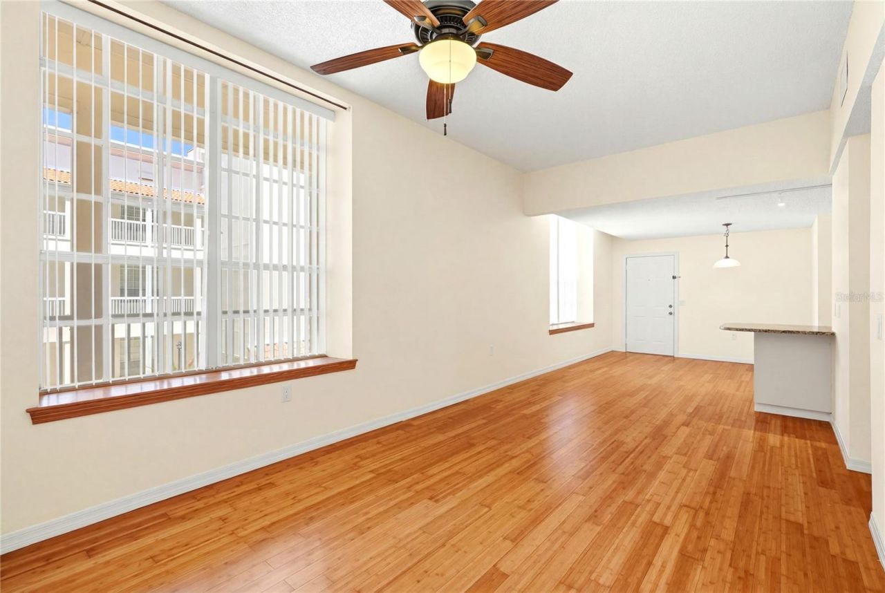701 Mirror Lake Drive N, Unit 202, Saint Petersburg, FL 33701 Photo