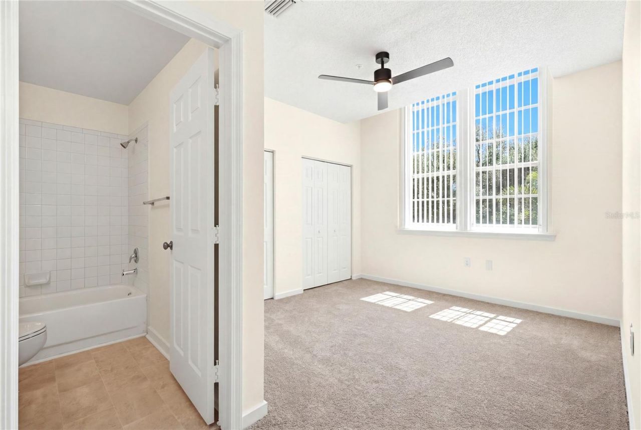 701 Mirror Lake Drive N, Unit 202, Saint Petersburg, FL 33701 Photo