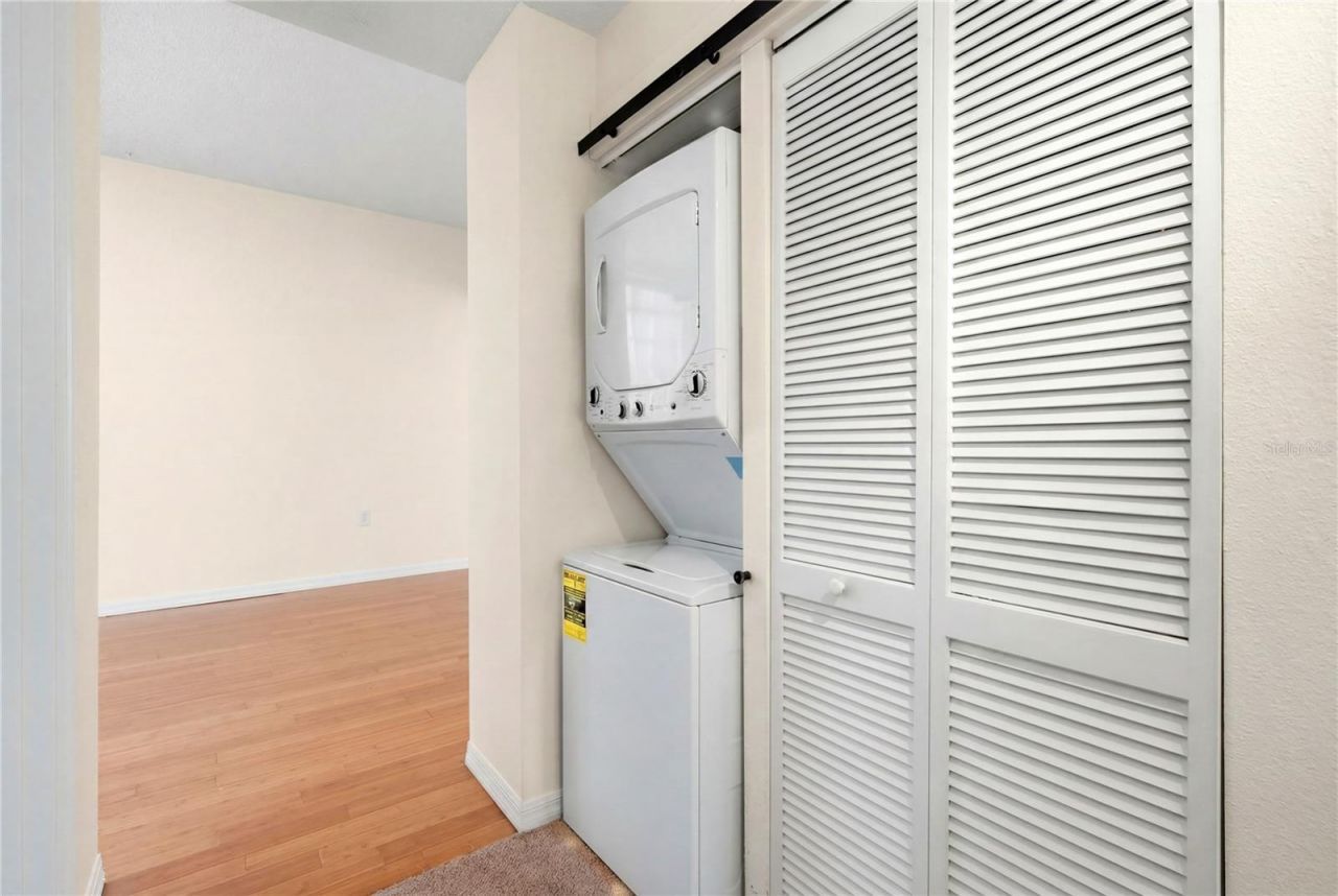 701 Mirror Lake Drive N, Unit 202, Saint Petersburg, FL 33701 Photo