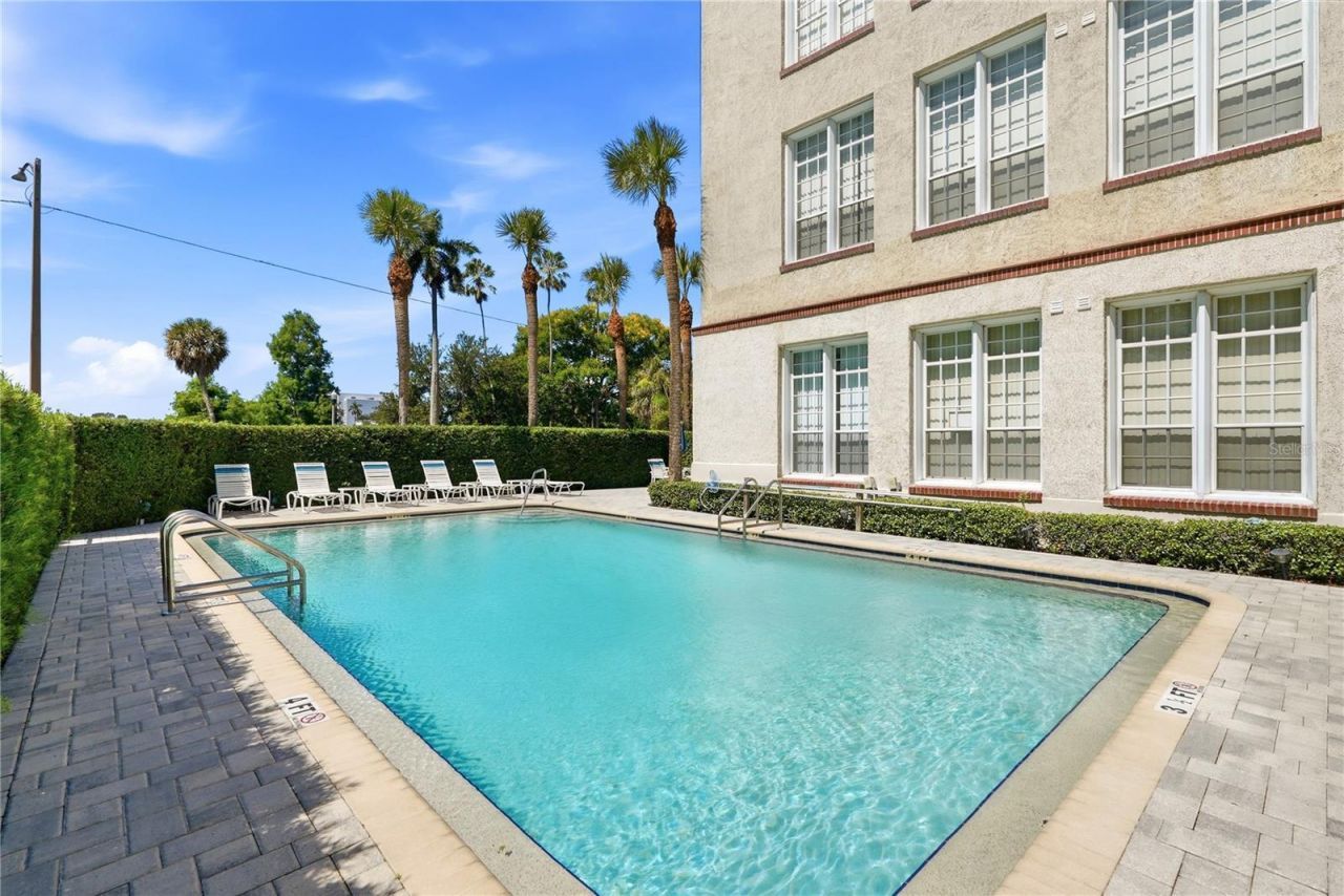 701 Mirror Lake Drive N, Unit 202, Saint Petersburg, FL 33701 Photo
