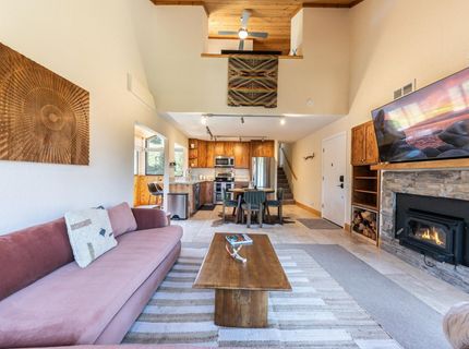 11565 Snowpeak Way, Truckee, CA 96161 Photo
