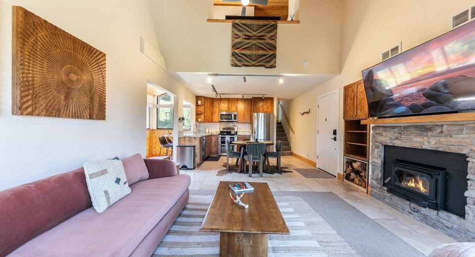 11565 Snowpeak Way, Truckee, CA 96161 Photo