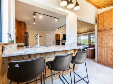 11565 Snowpeak Way, Truckee, CA 96161 Photo