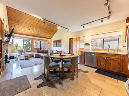 11565 Snowpeak Way, Truckee, CA 96161 Photo