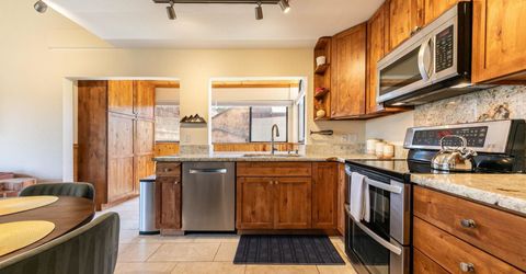 11565 Snowpeak Way, Truckee, CA 96161 Photo