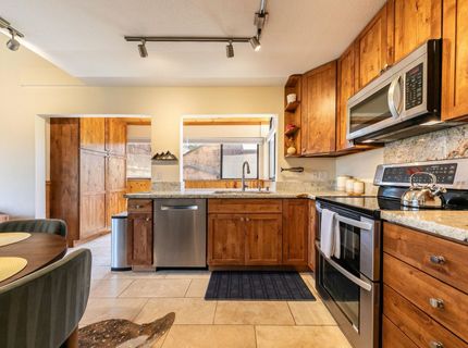 11565 Snowpeak Way, Truckee, CA 96161 Photo