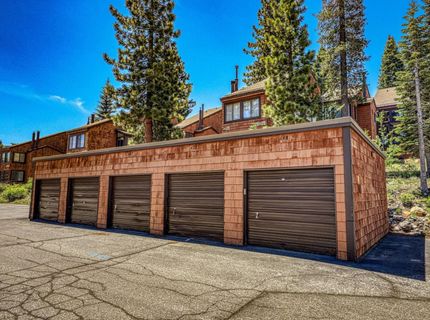 11565 Snowpeak Way, Truckee, CA 96161 Photo