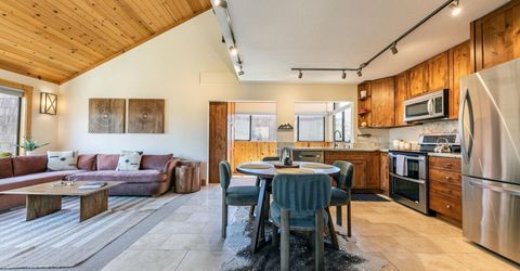 11565 Snowpeak Way, Truckee, CA 96161 Photo
