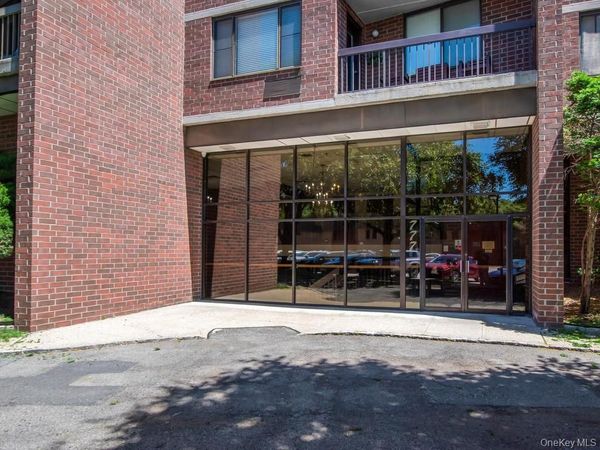 777 N Macquesten Parkway , Unit 203, Mount Vernon, NY 10552