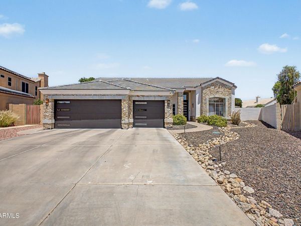4430 E GRAYTHORN Street, Phoenix, AZ 85044