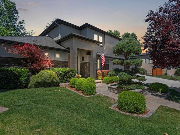 5835 N Red Hills Pl, Meridian, ID 83646