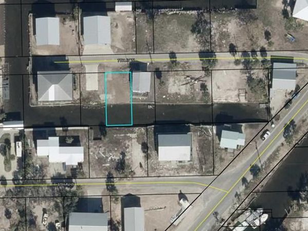 73 W 7th Ave, Horseshoe Beach, FL 32648