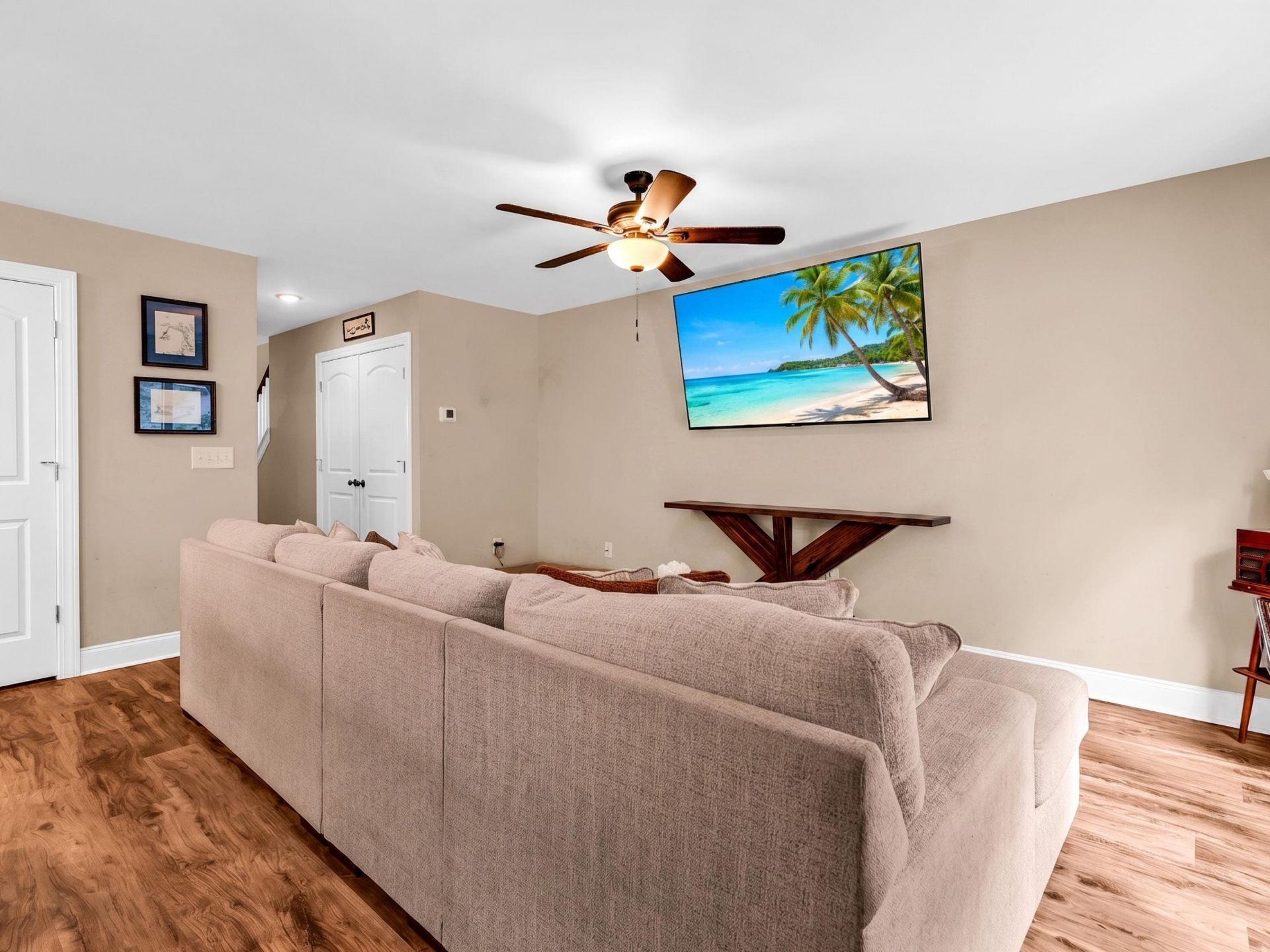 581 Bend Ave.  Photo 10