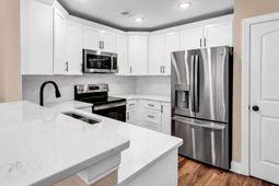 581 Bend Ave.  photo 4