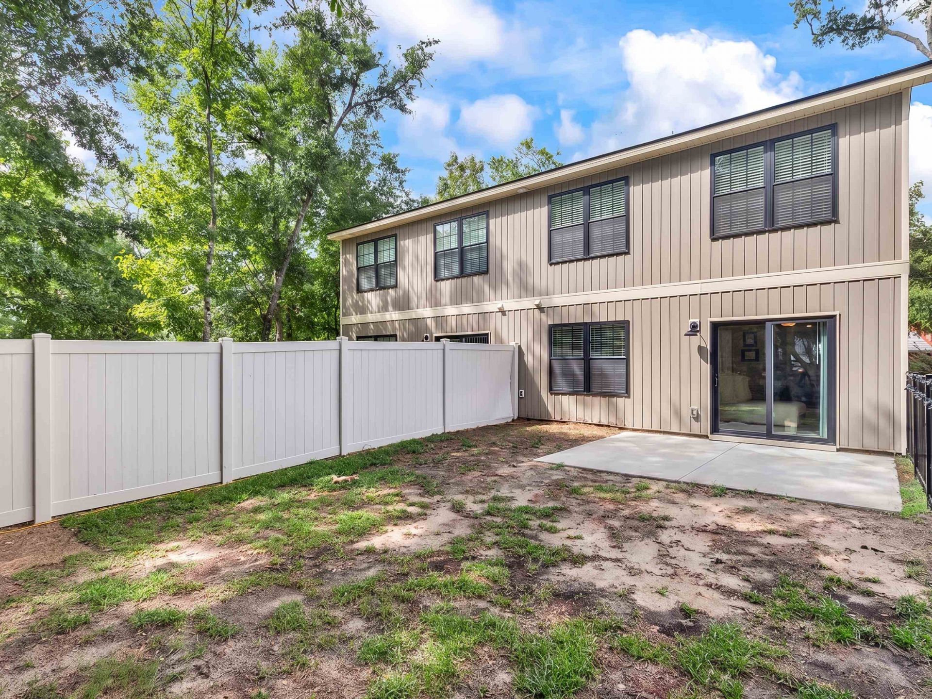 581 Bend Ave.  Photo 22