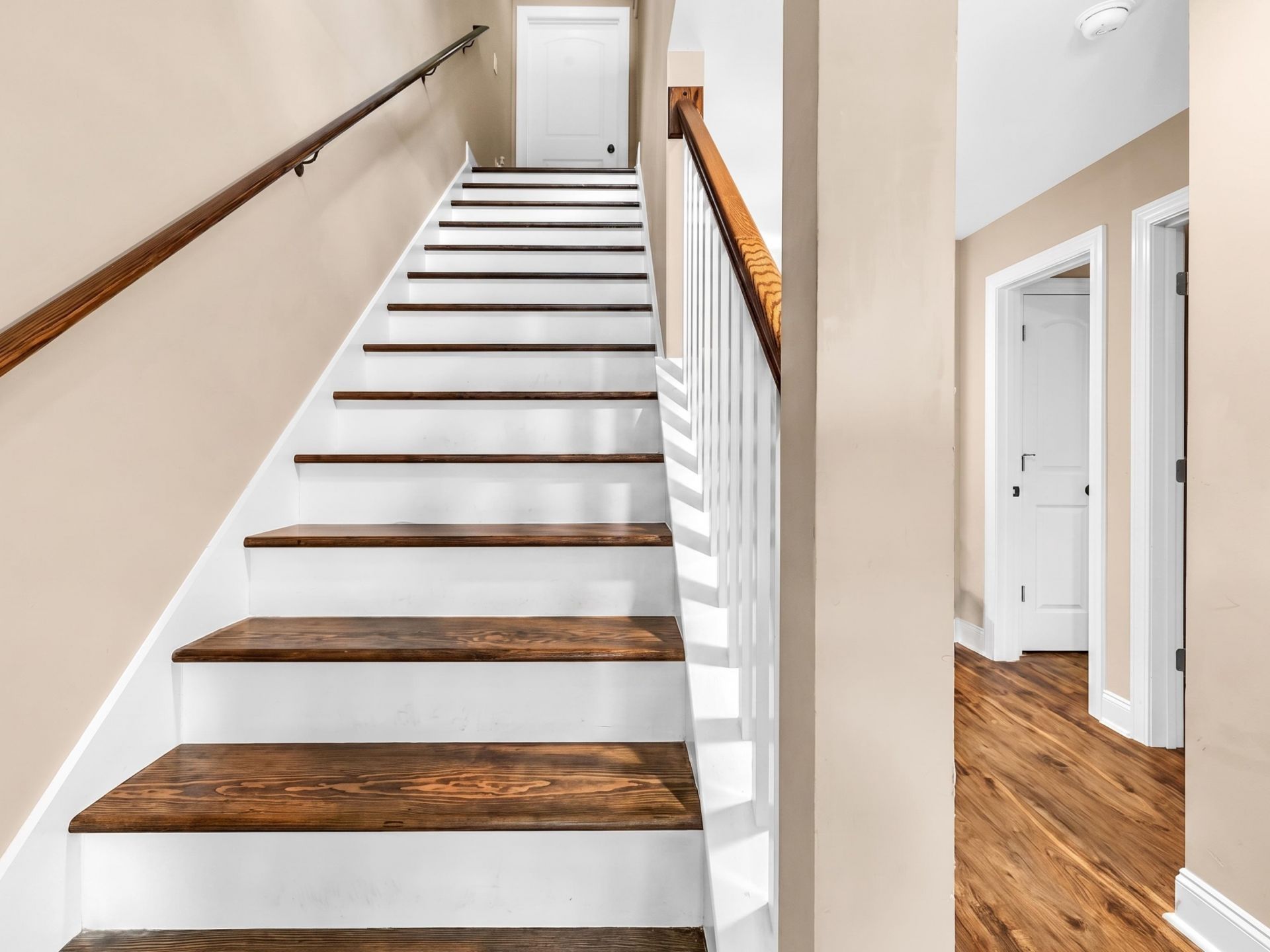 581 Bend Ave.  Photo 25
