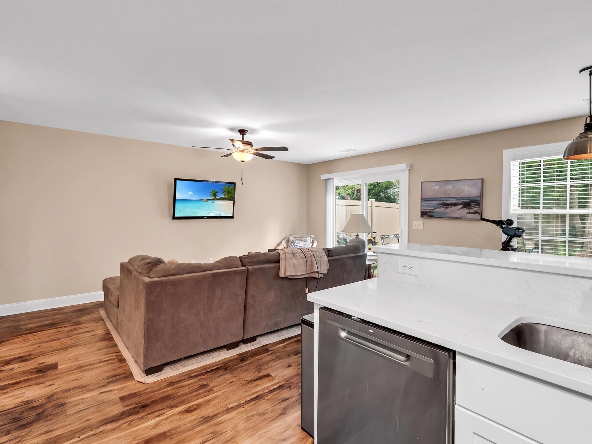 581 Bend Ave.  Photo 26