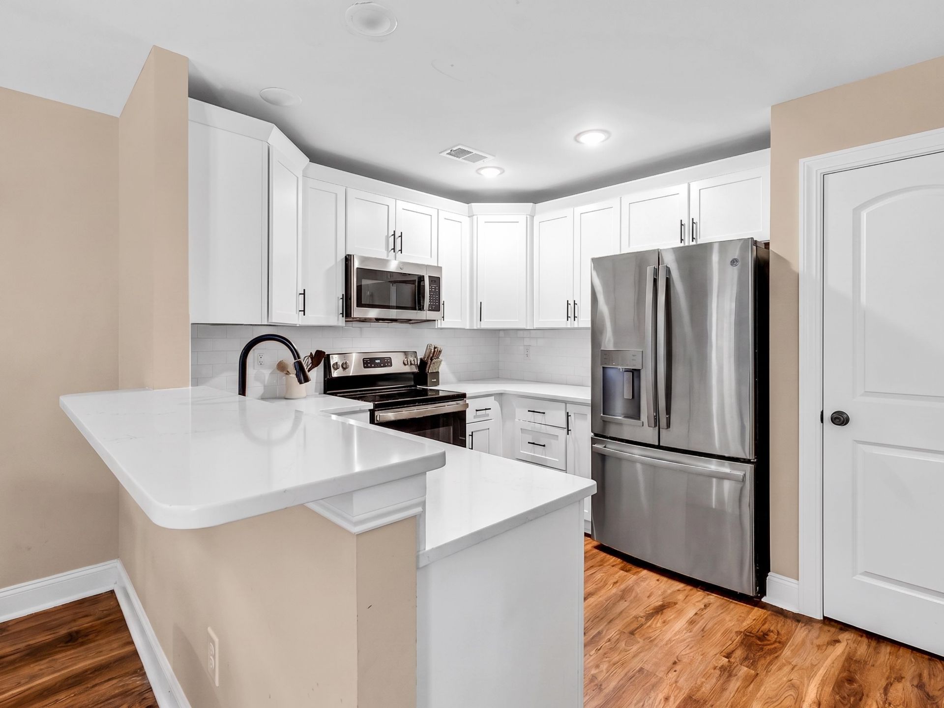581 Bend Ave.  Photo 30