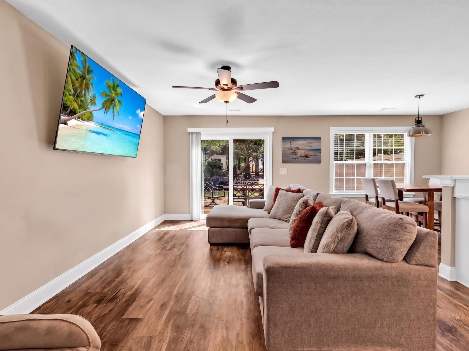 581 Bend Ave.  Photo 9