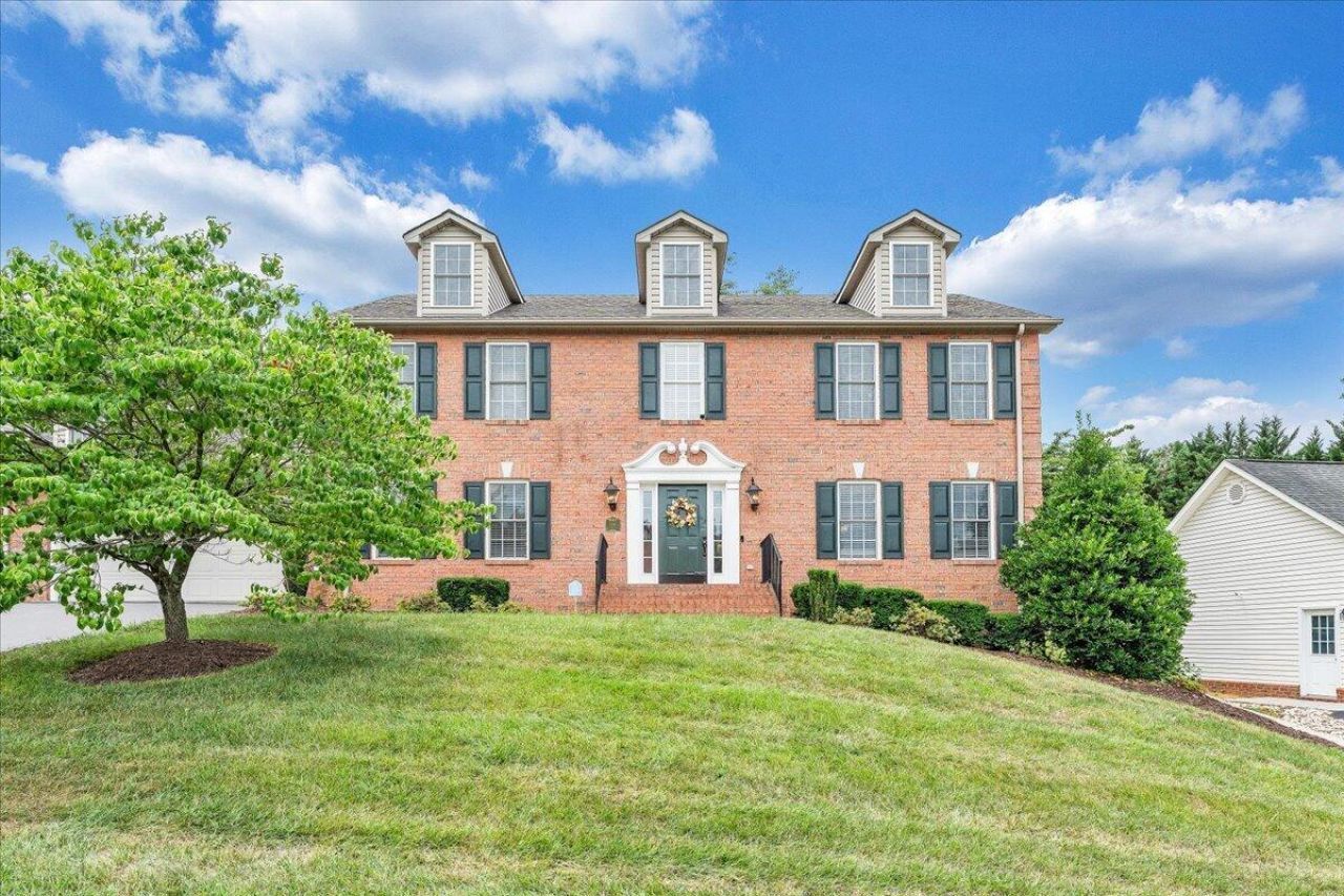 1341 Crutchfield St, Roanoke, VA 24019 Main Photo