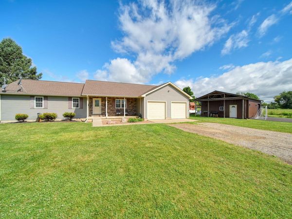13700 Clinton Road, Onondaga, MI 49264