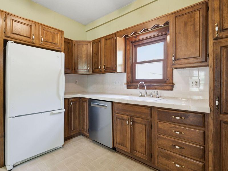 484 County Line Road W, Westerville, OH 43082 Photo 35