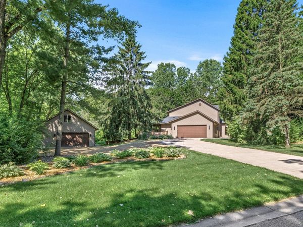 4572 Wild Canyon Drive , Woodbury, MN 55129