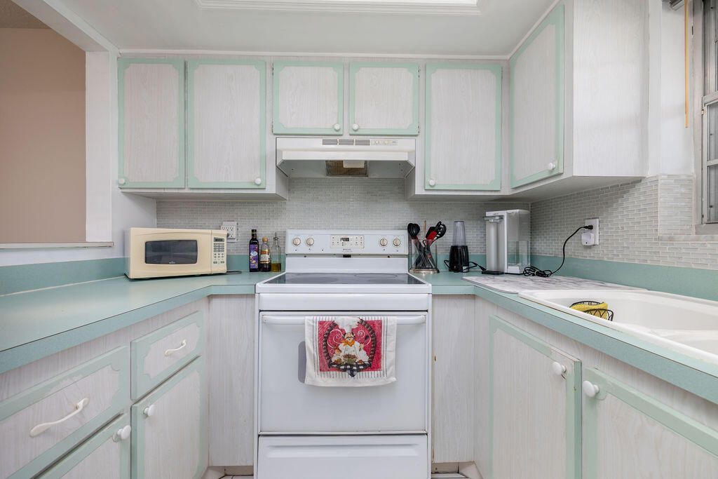 2929 SE Ocean Boulevard, Unit 130-8, Stuart, FL 34996 Photo