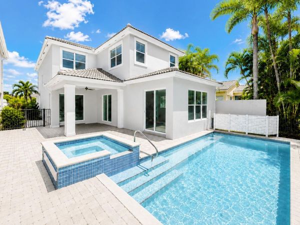 207 Isle Verde Way, Palm Beach Gardens, FL 33418