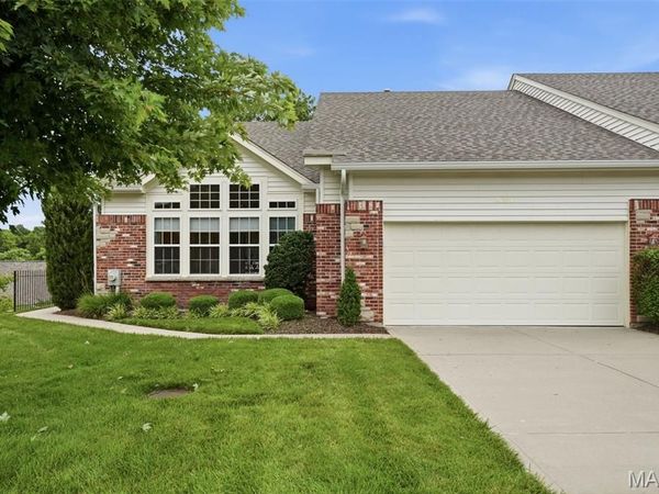 835 Stone Meadow Drive , Chesterfield, MO 63005