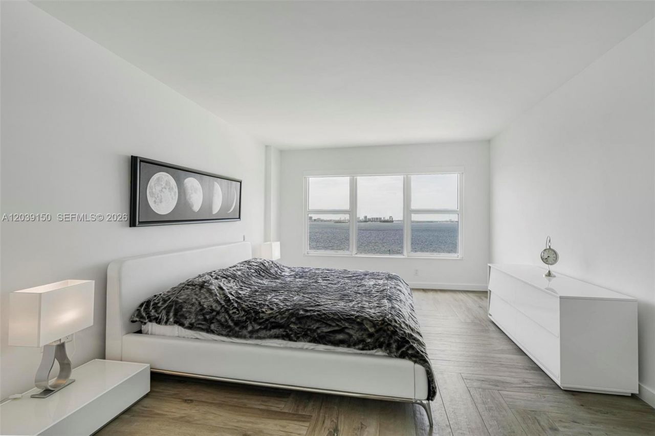 11111 Biscayne Blvd , Unit 8C, Miami, FL 33181 Photo