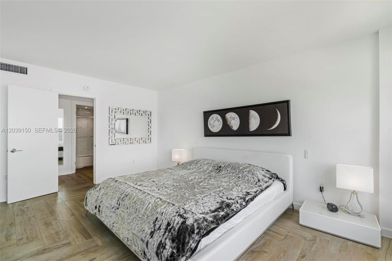 11111 Biscayne Blvd , Unit 8C, Miami, FL 33181 Photo