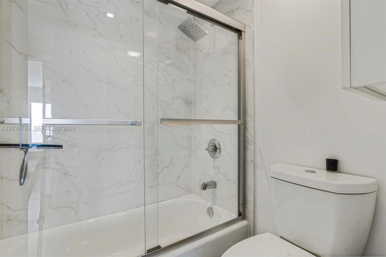 11111 Biscayne Blvd , Unit 8C, Miami, FL 33181 Photo